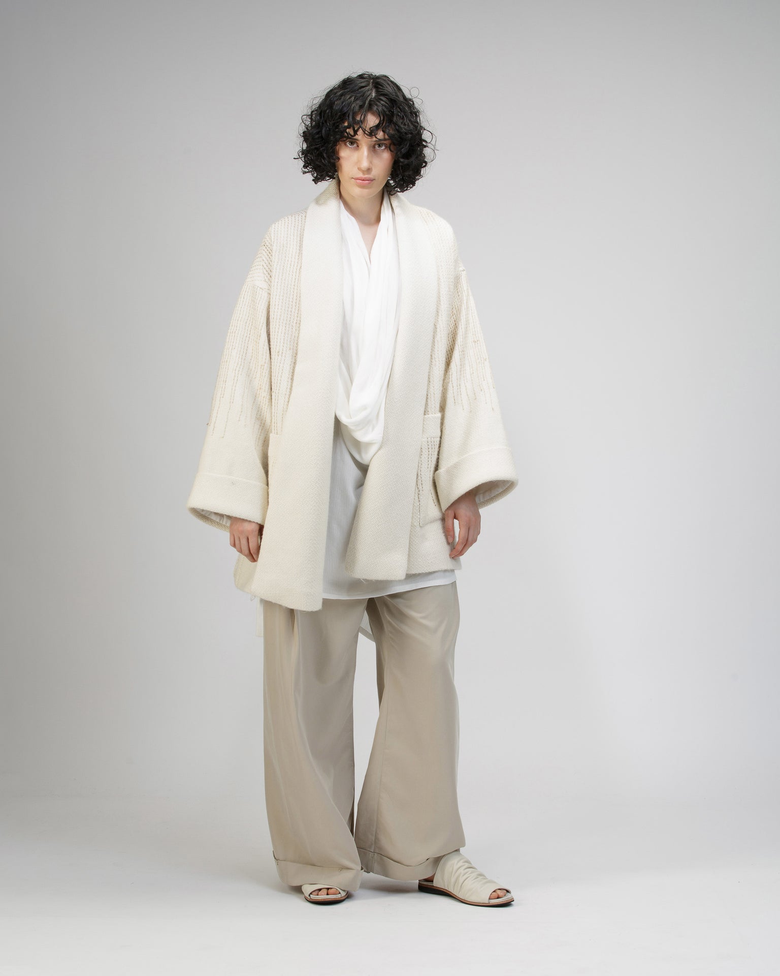 ARTISANAL SHORT KIMONO COAT IN ALPACA AND BANANA FIBER