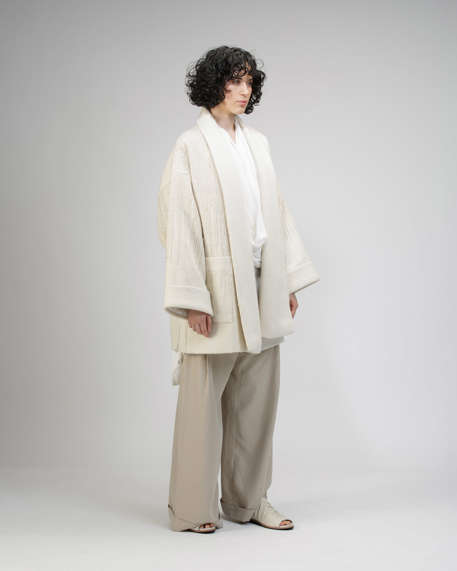 ARTISANAL SHORT KIMONO COAT IN ALPACA AND BANANA FIBER