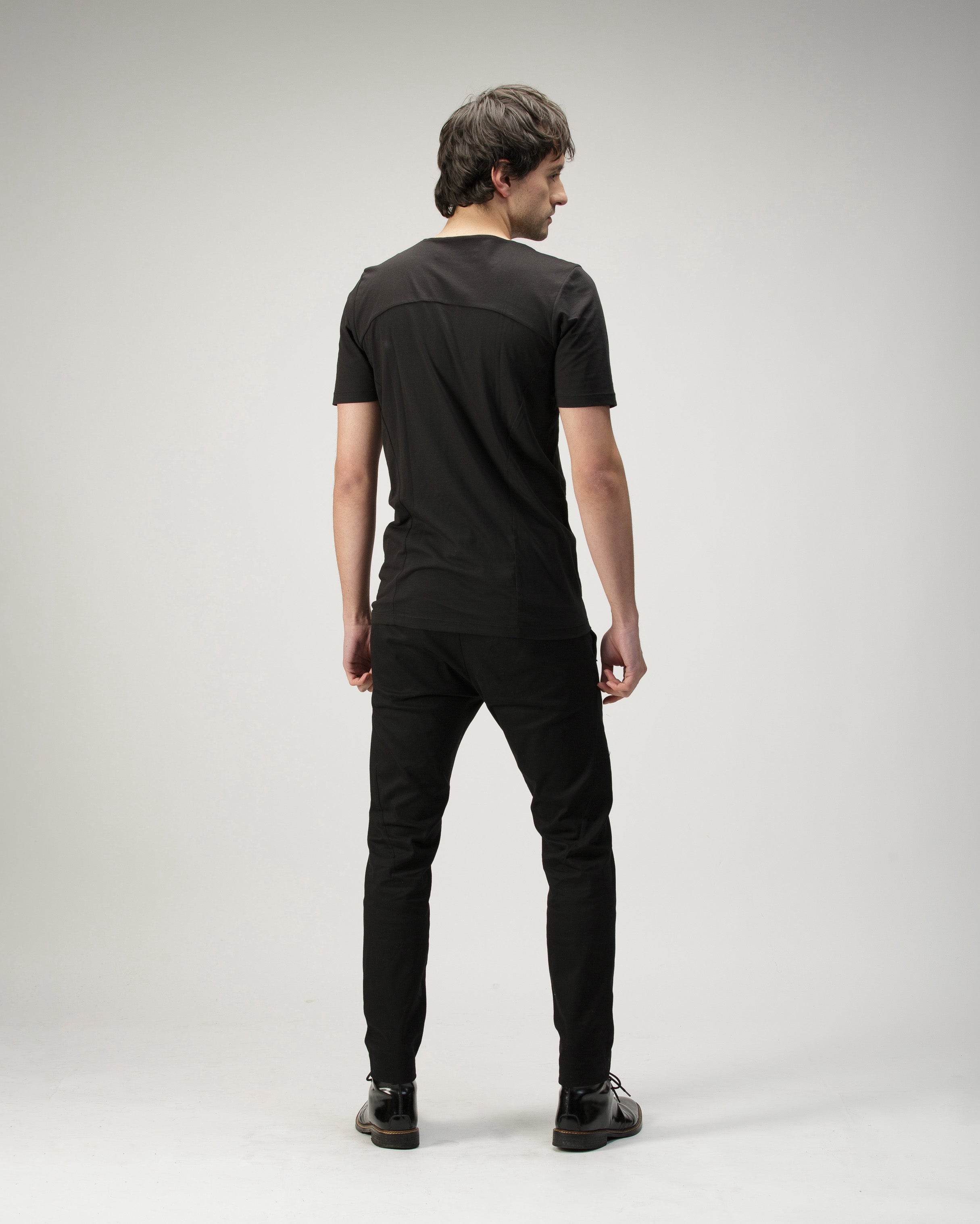 BLACK ARMOUR T-SHIRT