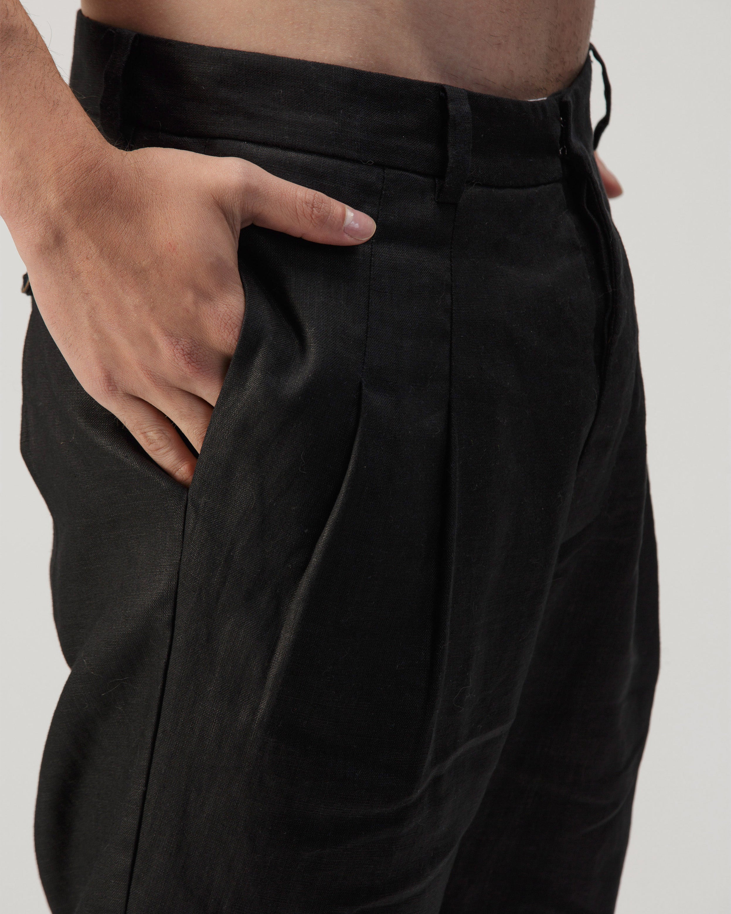 BLACK PLEATED WAISTBAND LINEN PANTS