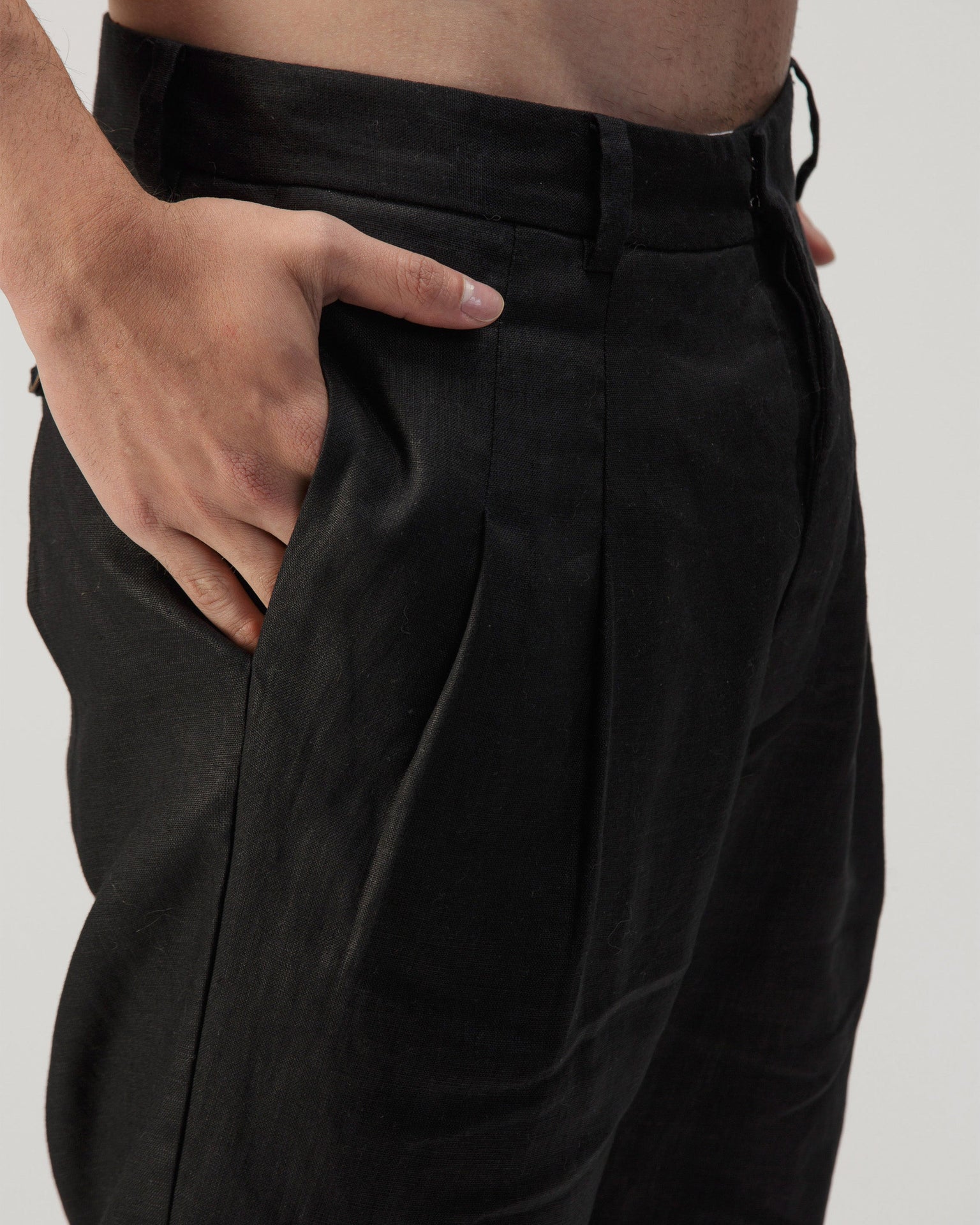 PLEATED LINEN PANTS