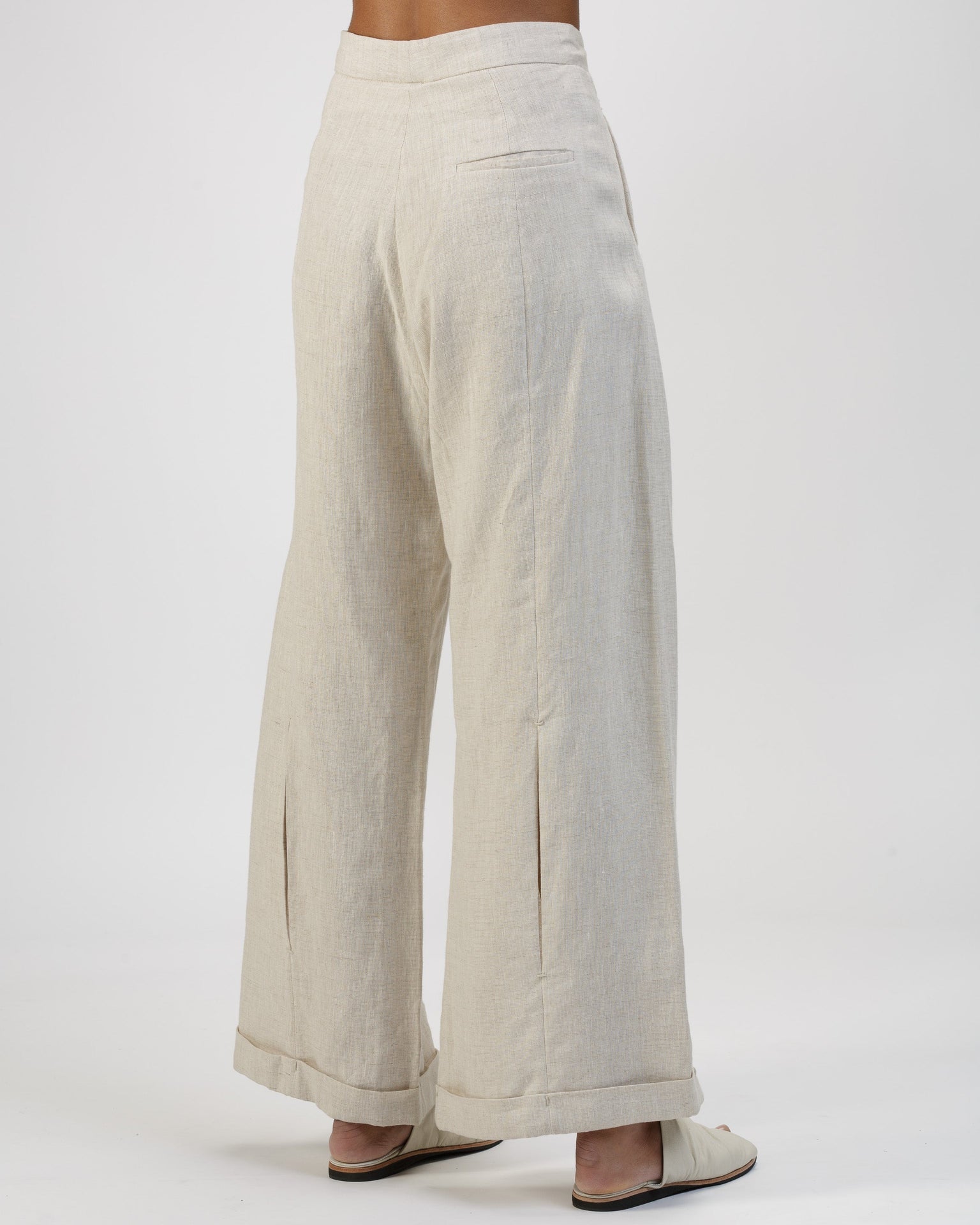 WIDE FIT PLEATED LINEN PANTS