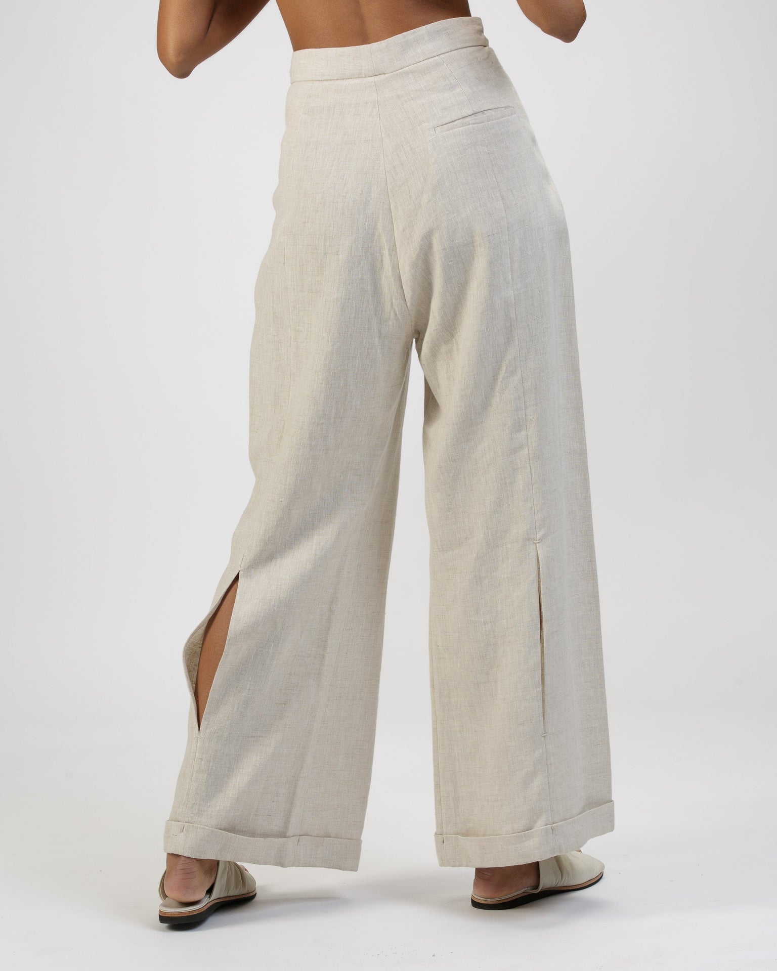 WIDE FIT PLEATED LINEN PANTS