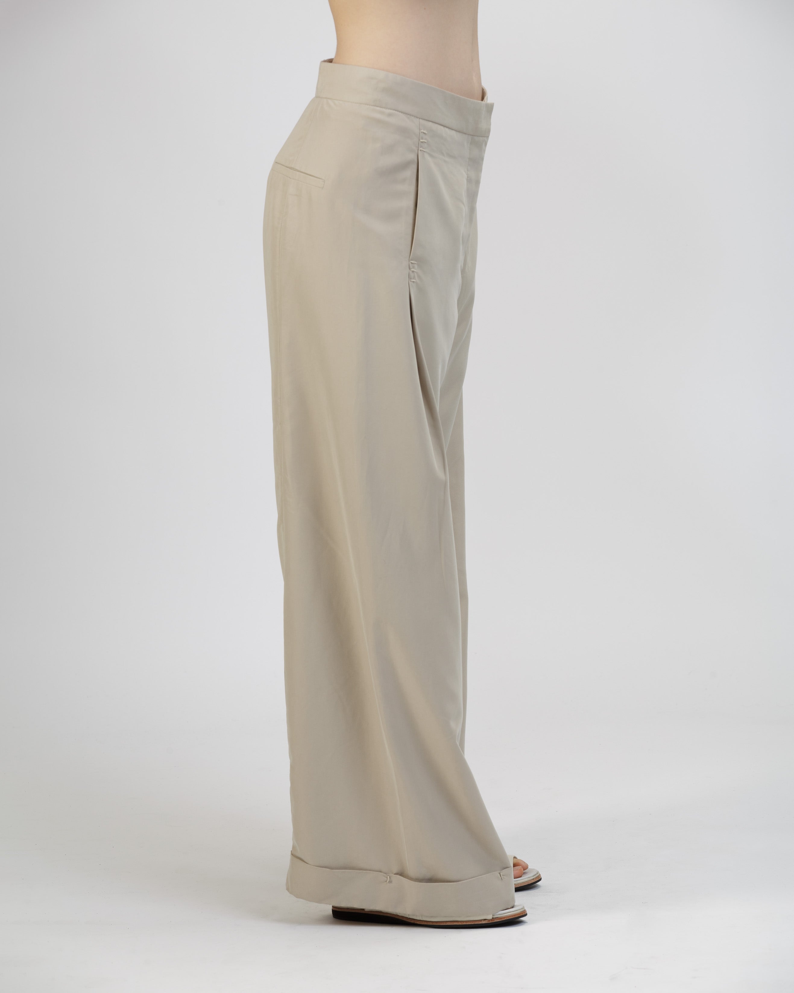 TAUPE WIDE PLEATED LIGHT PANTS