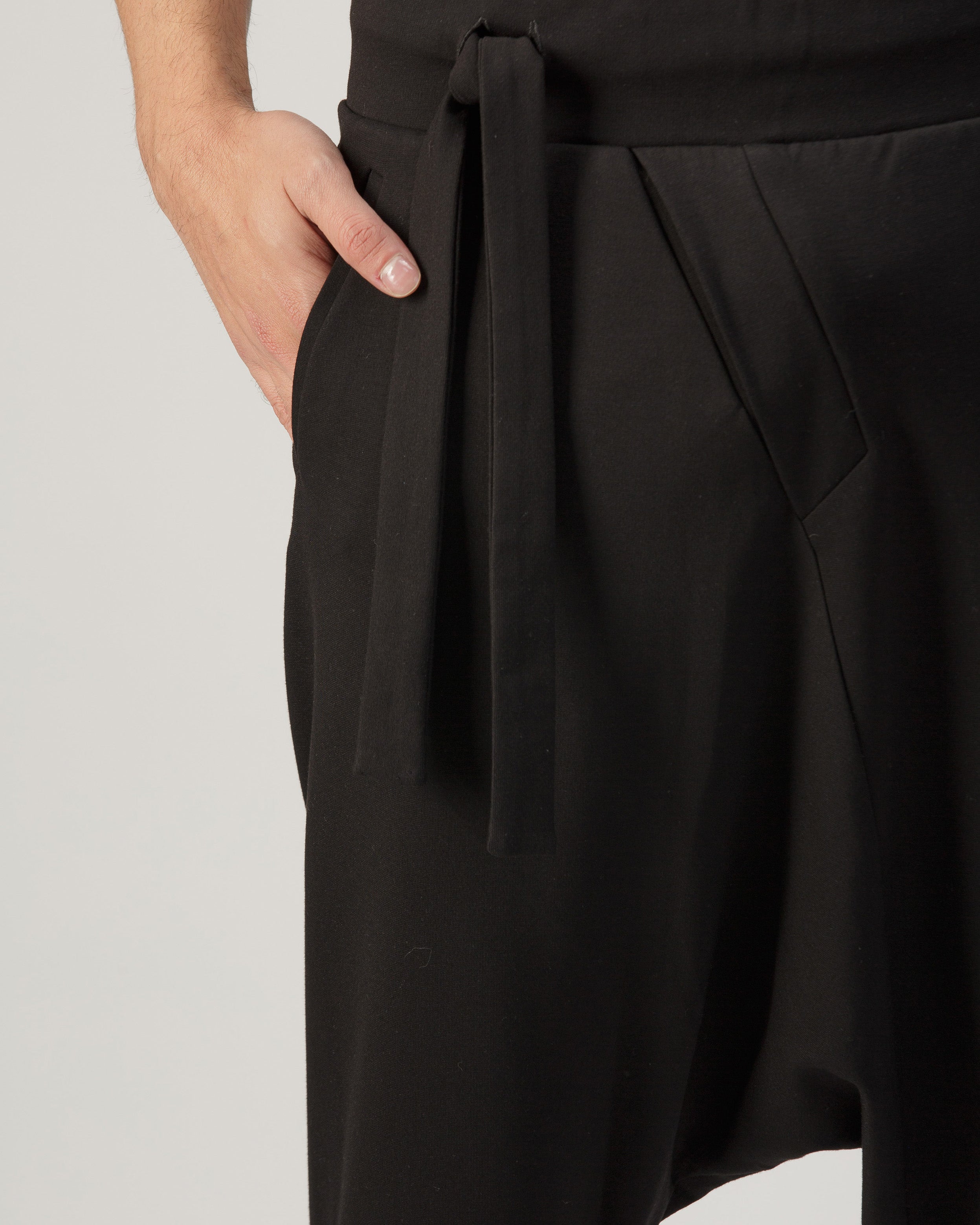 BLACK TORNADO SHORTS