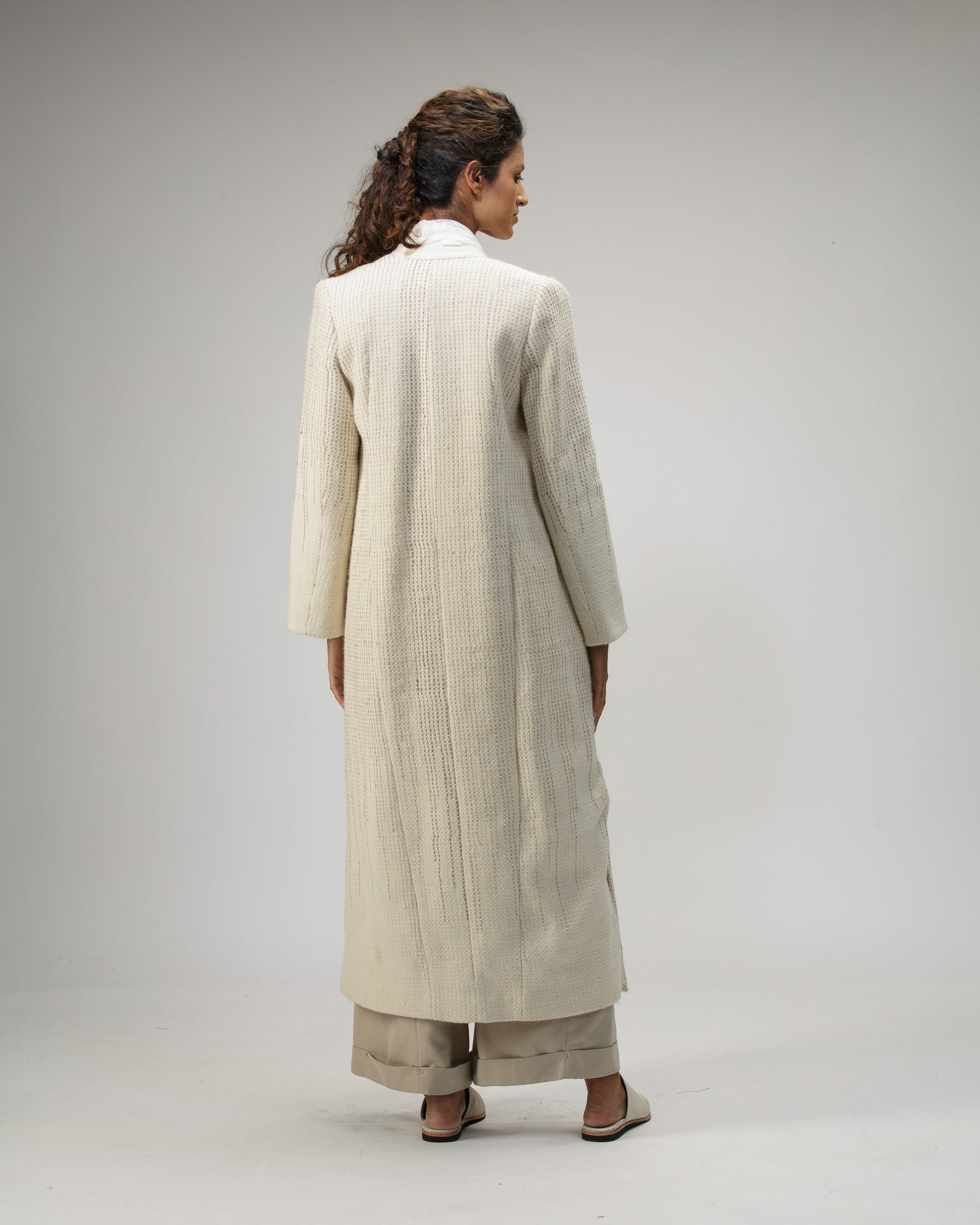 ARTISANAL CUTOUT COAT IN ALPACA AND BANANA FIBER