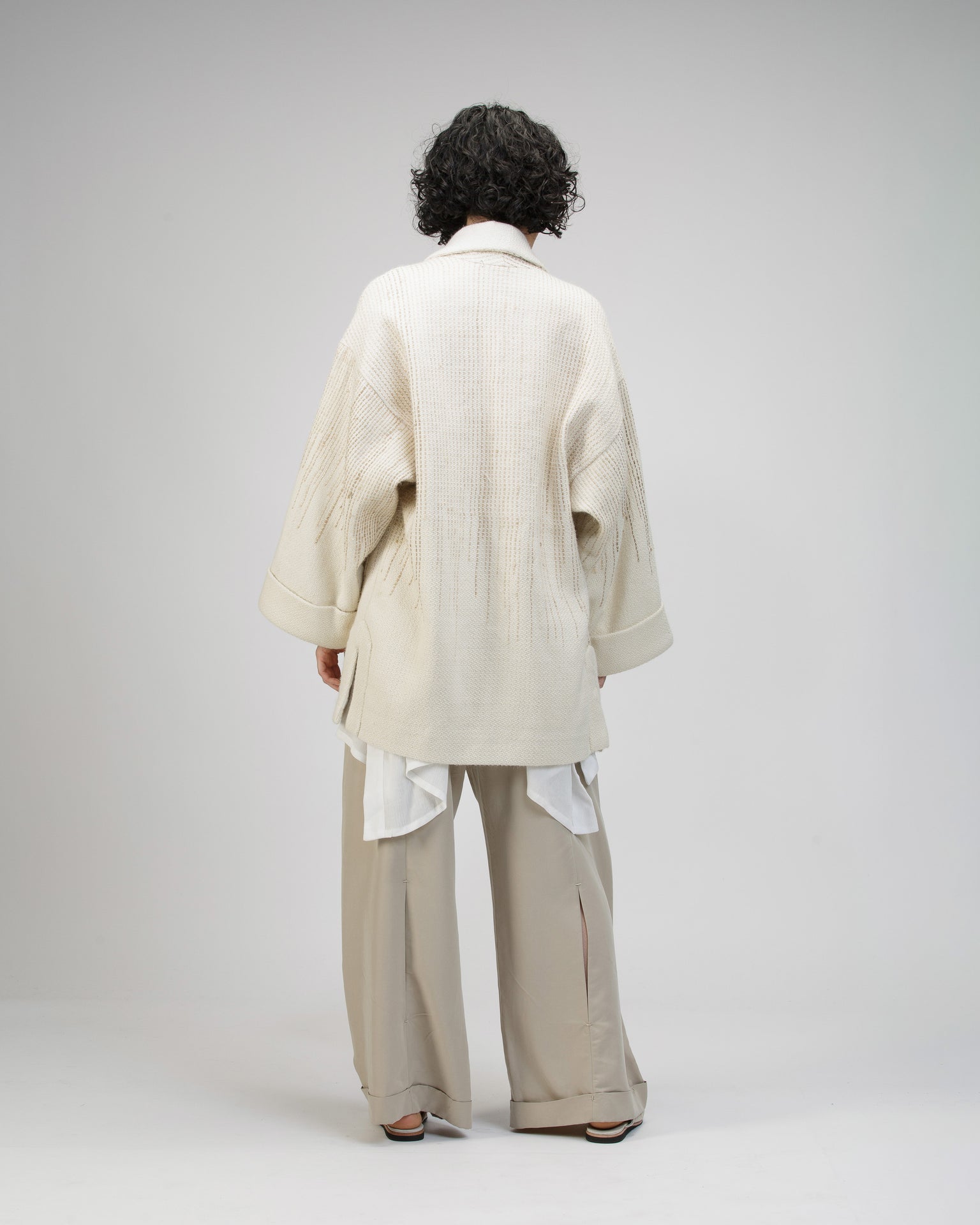 ARTISANAL SHORT KIMONO COAT IN ALPACA AND BANANA FIBER