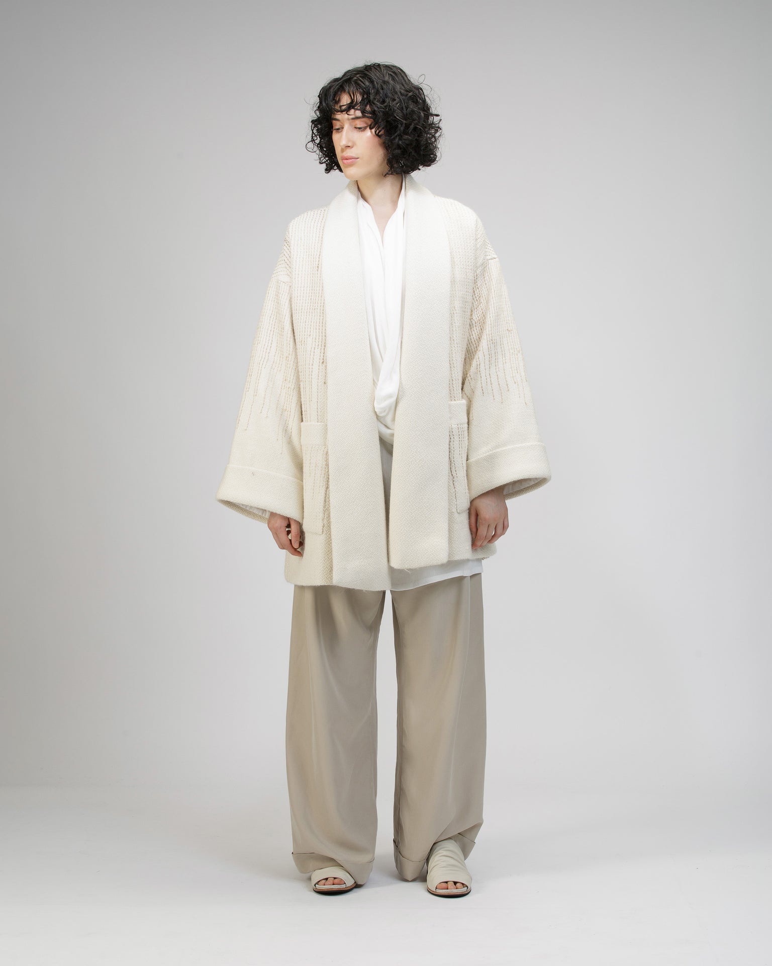 ARTISANAL SHORT KIMONO COAT IN ALPACA AND BANANA FIBER
