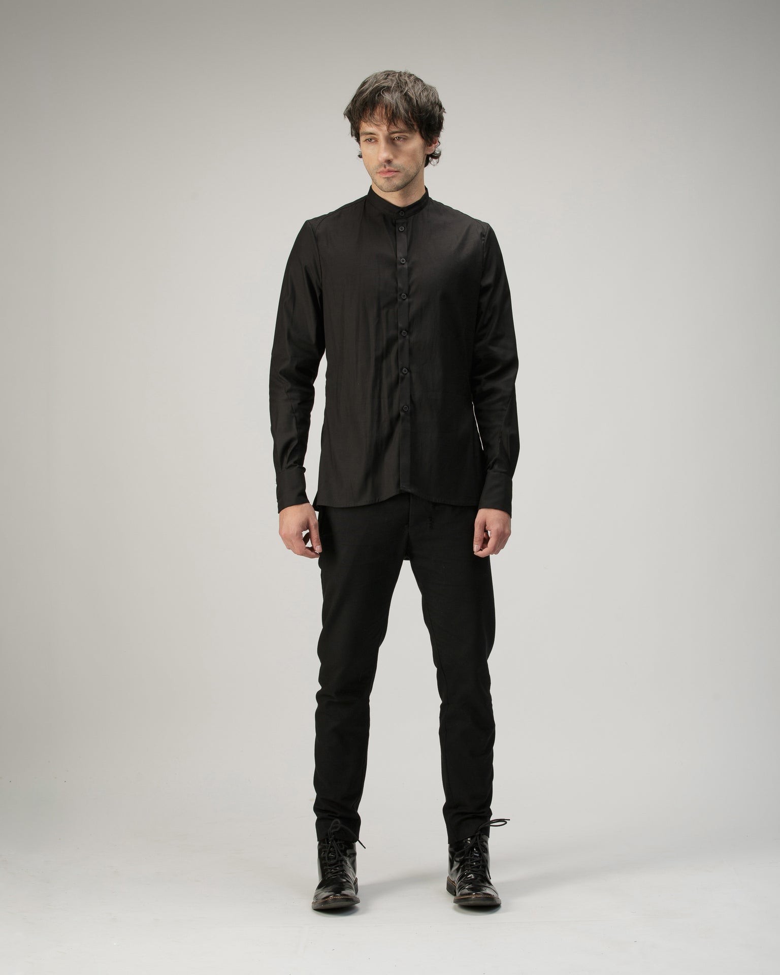 SLIM BUTTON UP SHIRT IN COTTON