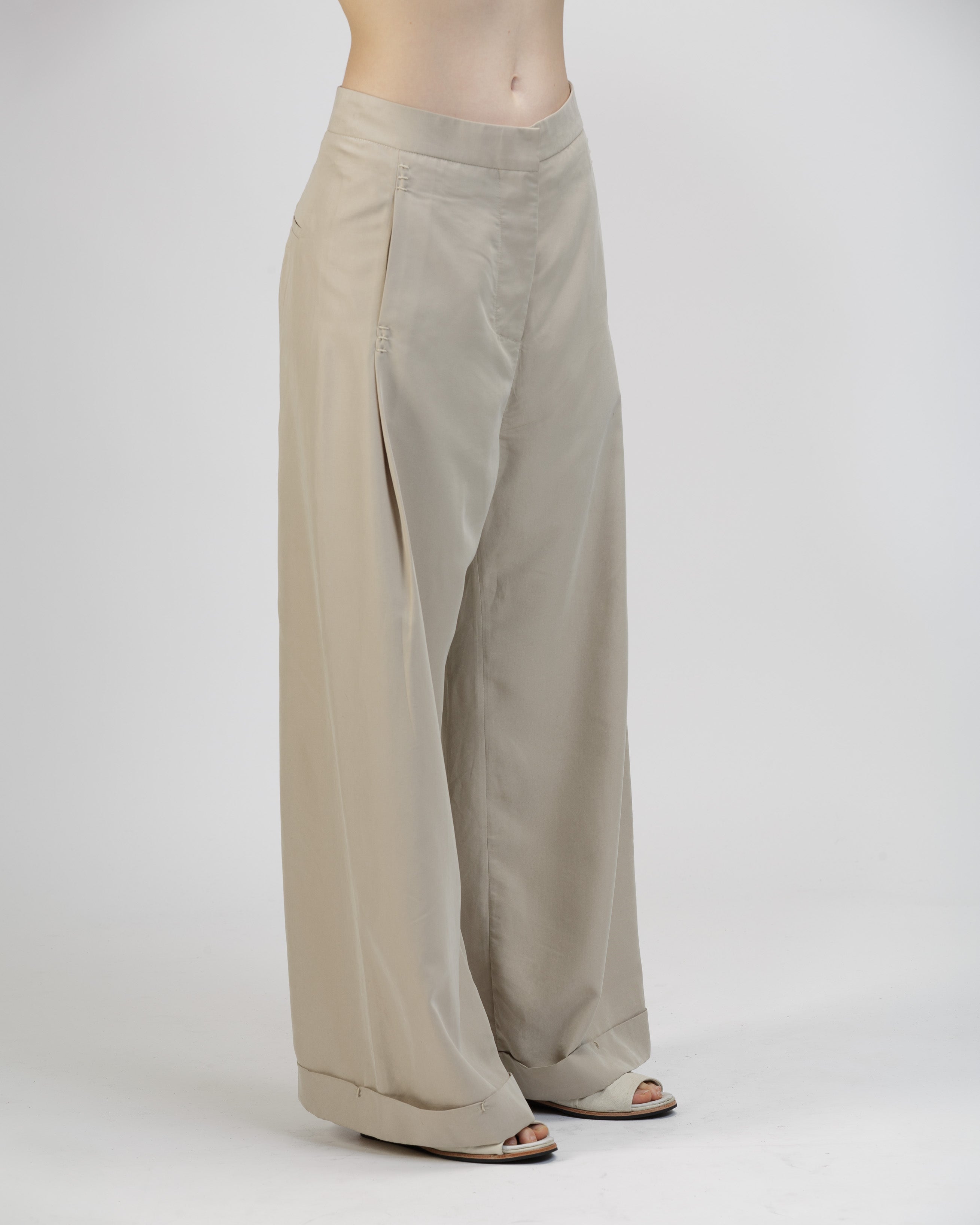 TAUPE WIDE PLEATED LIGHT PANTS