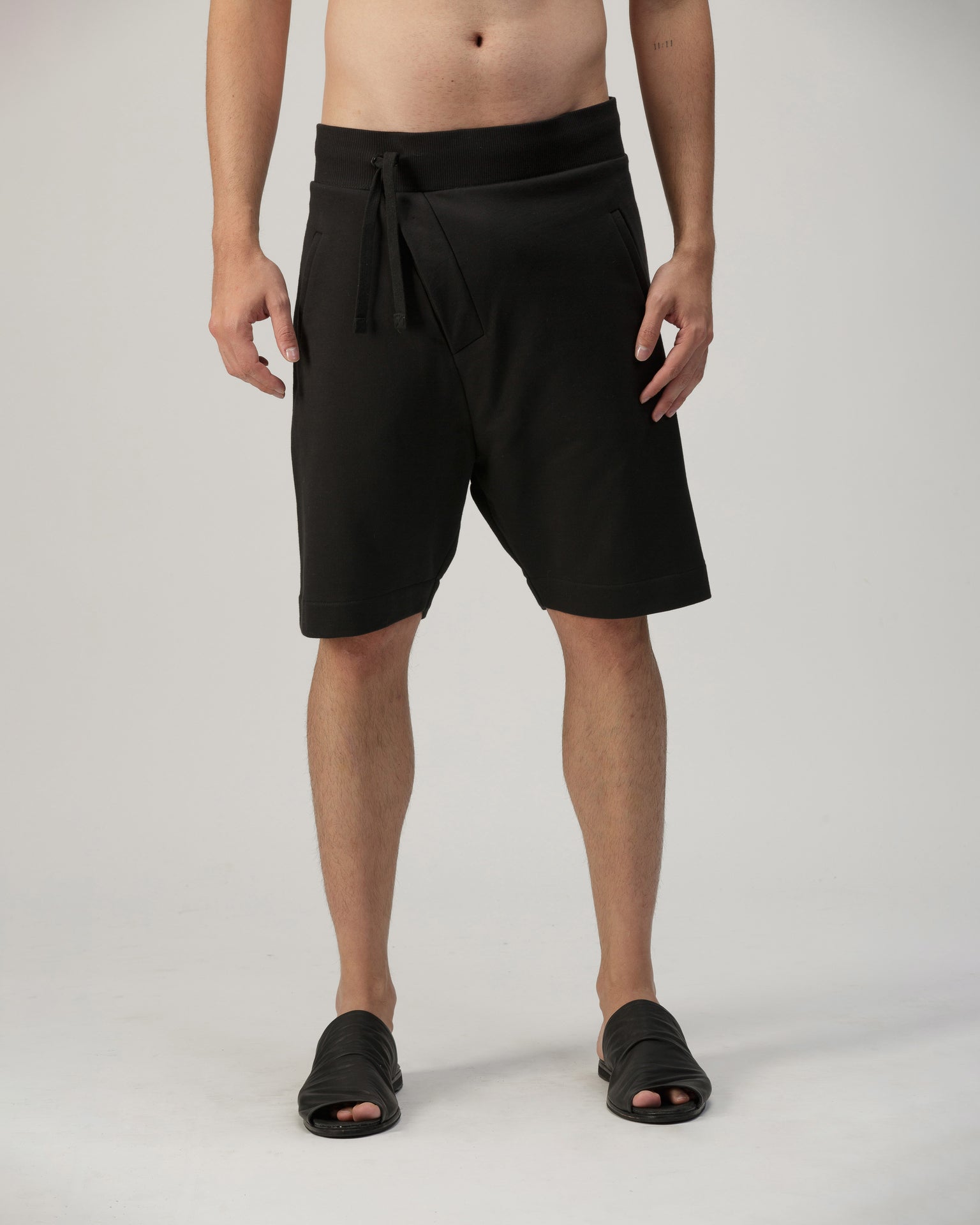 DIAGONAL SHORT IN COTTON